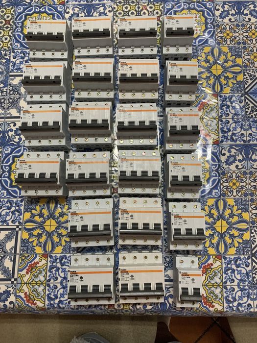 Disjuntor novos de várias potências aceito ofertas