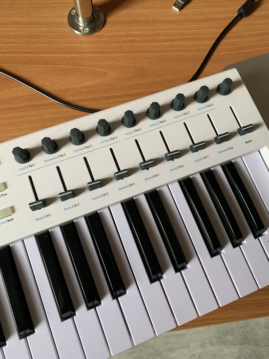Midi клавіатура Arturia Keylab Essential 49
