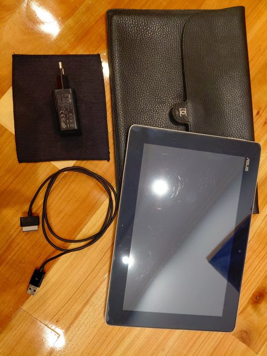 Планшет asus transformer pad TF300T. Комп'ютер asus. Асус