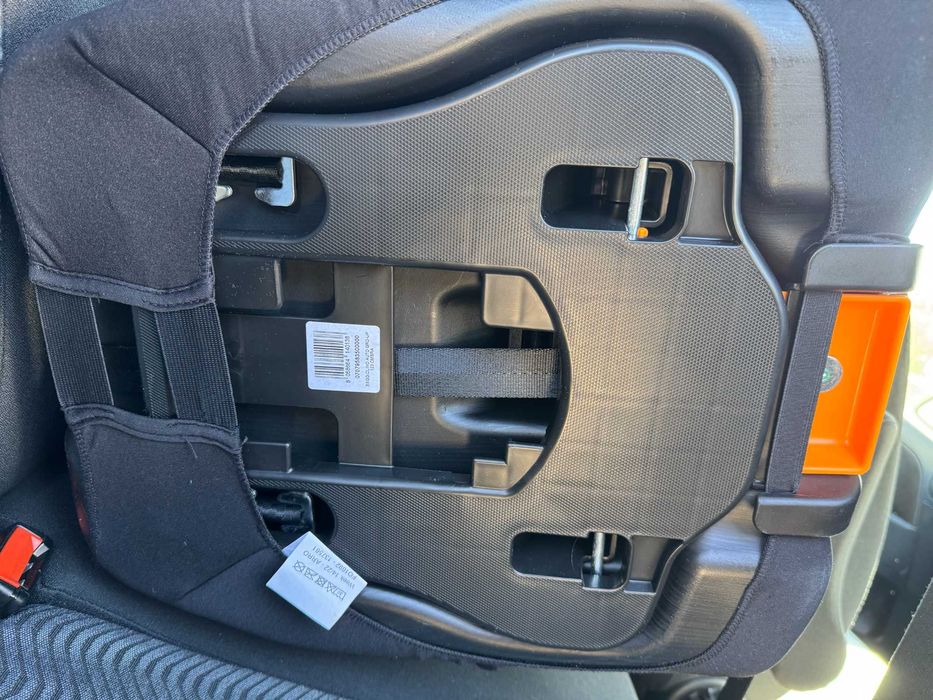 Cadeira auto Chicco (Grupo 1/2/3) com Isofix – Como nova!