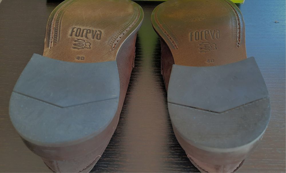 Sapatos vela em camurça castanha Foreva.