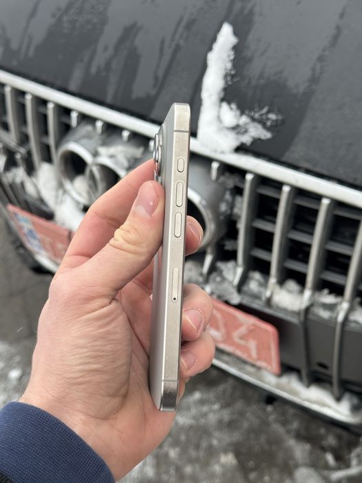 Iphone 15 pro 128 gb європа natural titanium