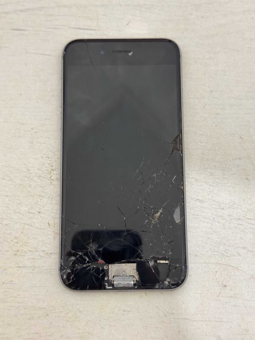 Lote 2 iPhones para Peças/Reparação (iPhone 7 256GB + iPhone 6s)