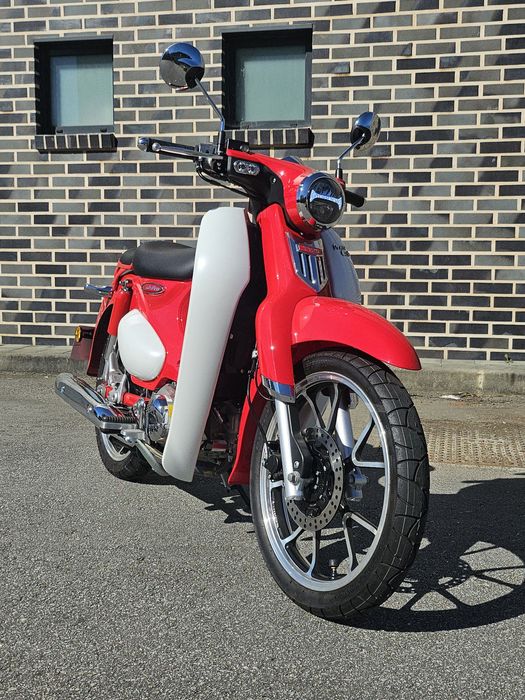 Mota Cube Pro 125 da Honda reproduzida pela Kamax  Nova