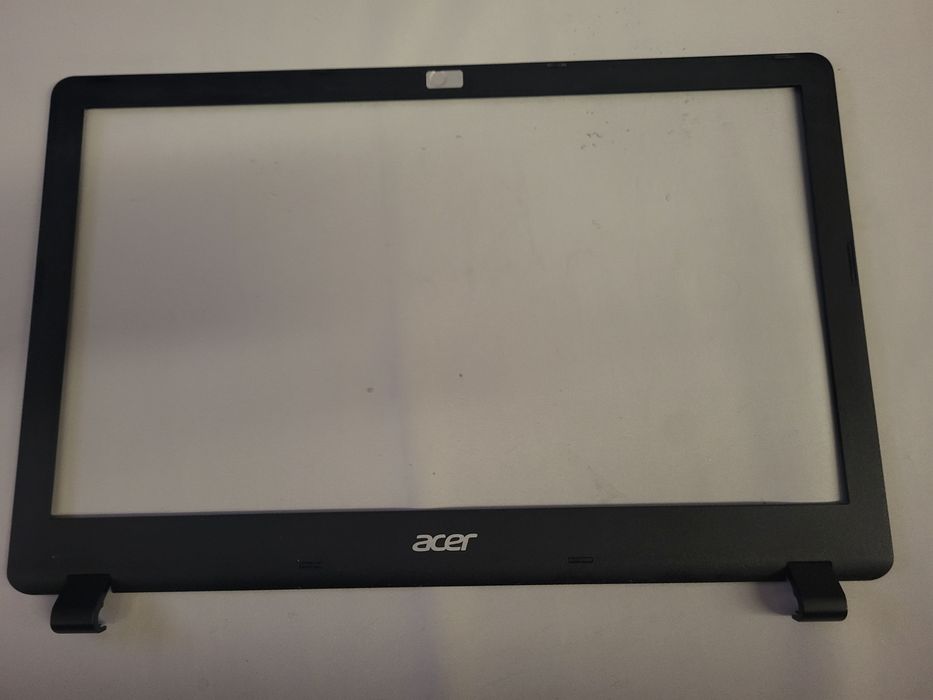 Sprzedam Ramkę matrycy laptopa ACER Aspire ES1 533 C6FA Series