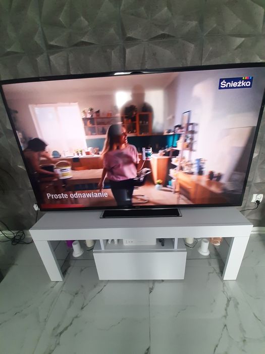 Samsung  60 cali SMART ..SBD