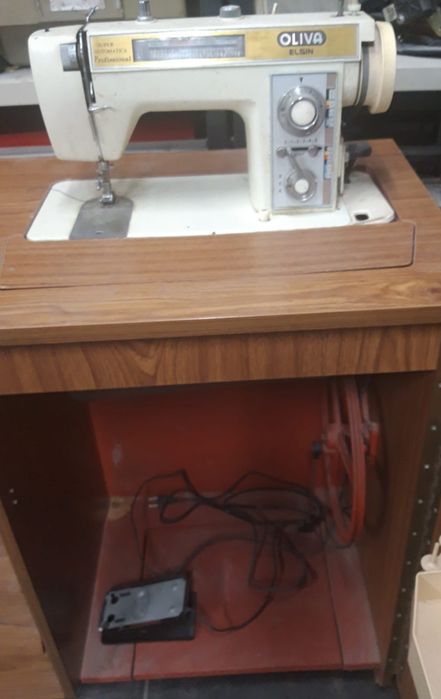 Máquina de Costura Oliva Elgin – 90€ (negociável)