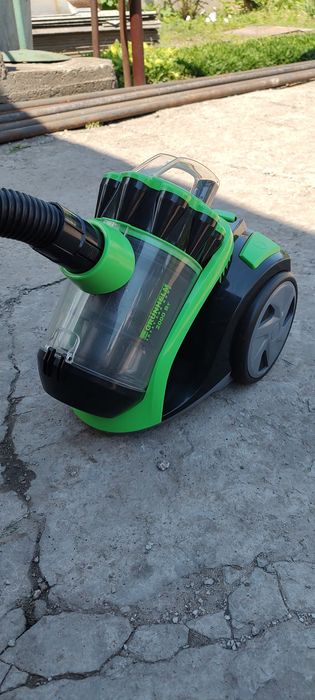Продам пилосос  Grunhelm GVC8210G