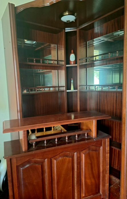 Bar de canto/garrafeira de sala