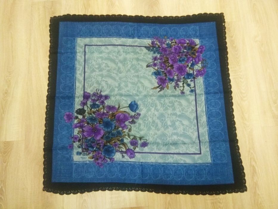 Cross Chusta w kwiaty