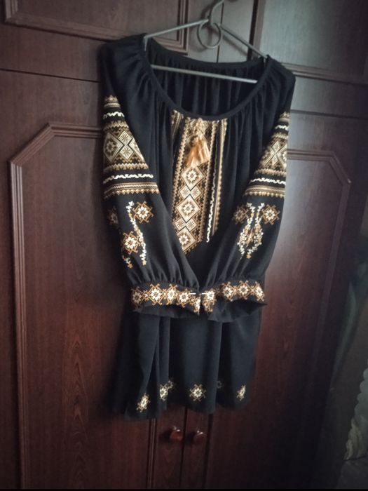 Продається вишита сорочка (блюстка)