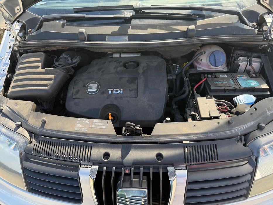 Vendo  ou troco por carrinha de 7 lugares mais pequena