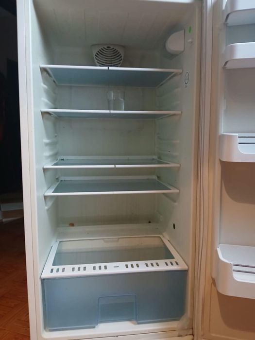 Frigorífico da marca Bosh Ventilado impecável 1,70x60x59