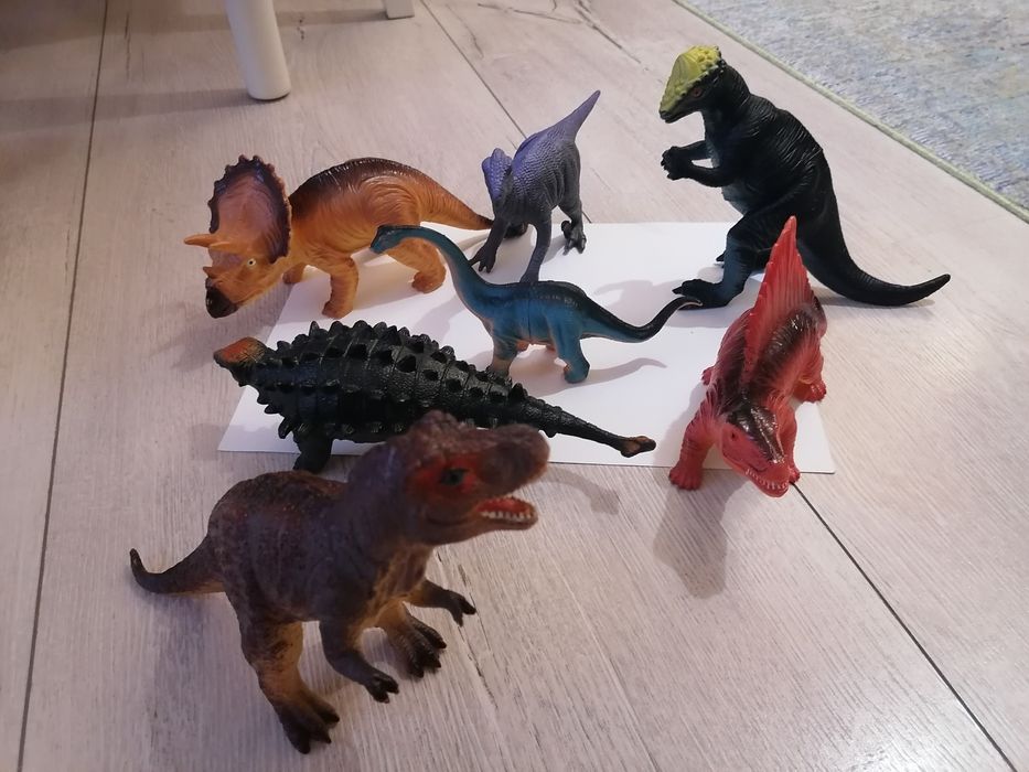 7 Dinozaurów z różnej bajki