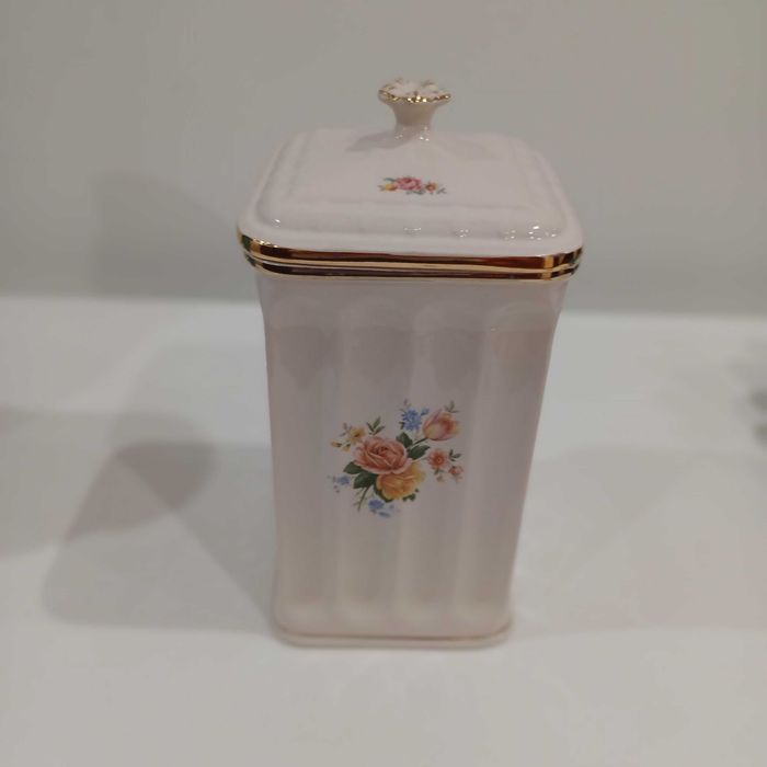 Biscoiteira de porcelana