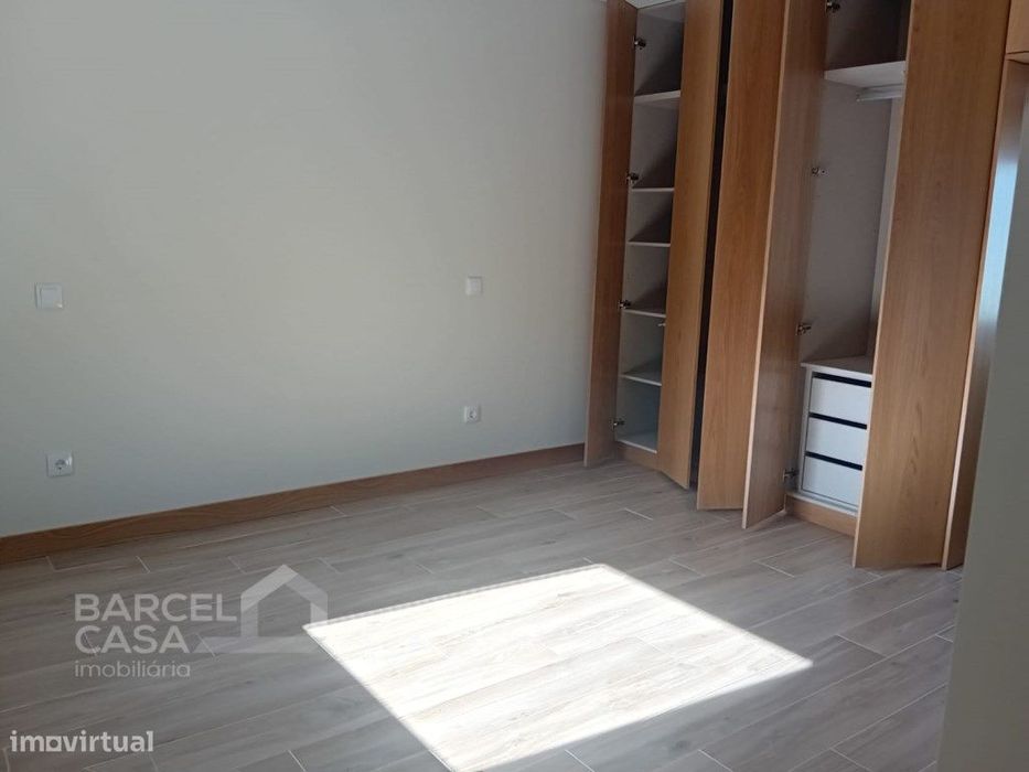 Exclusividade e Charme em Pedra: Moradia Individual T3 em Carapeços...