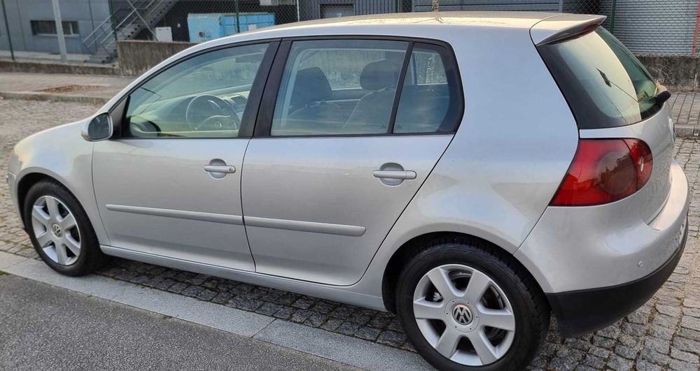 Volkswagen Golf V 1.9 TDI 2004 – Motor Renovado + Rádio Android