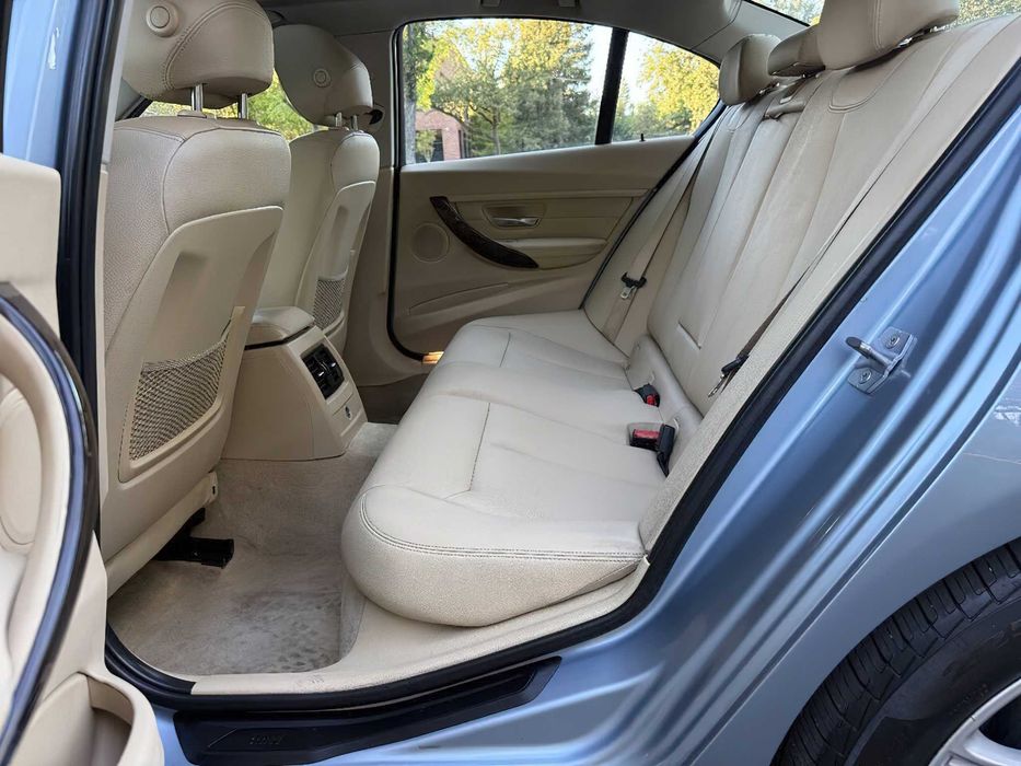 BMW 3 Series 328i      2015