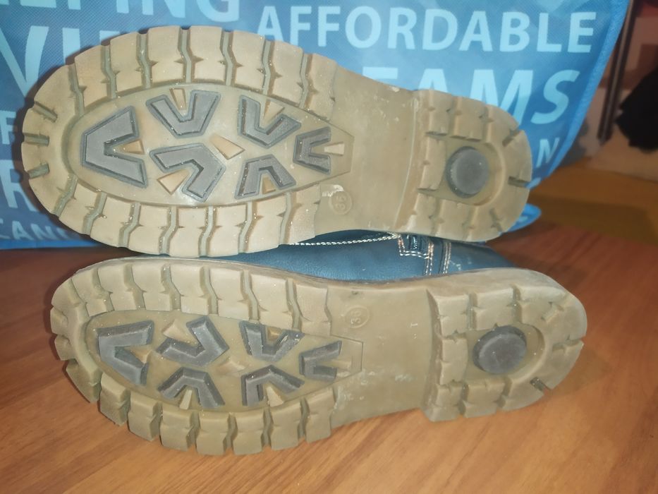Trapery skórzane Fila rozmiar 36