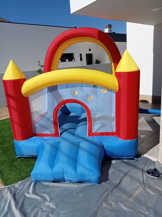 Vende insuflável duplo escorrega