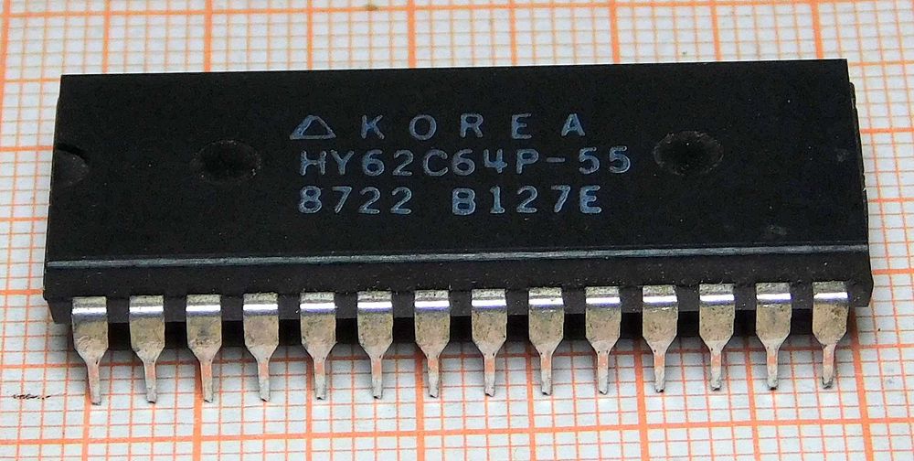 Układ pamięci SRAM HY62C64P 55 [069]