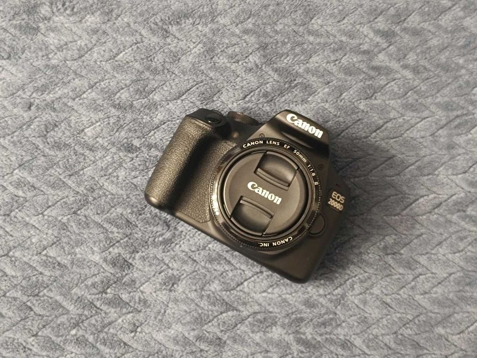 Aparat Canon EOS 2000D