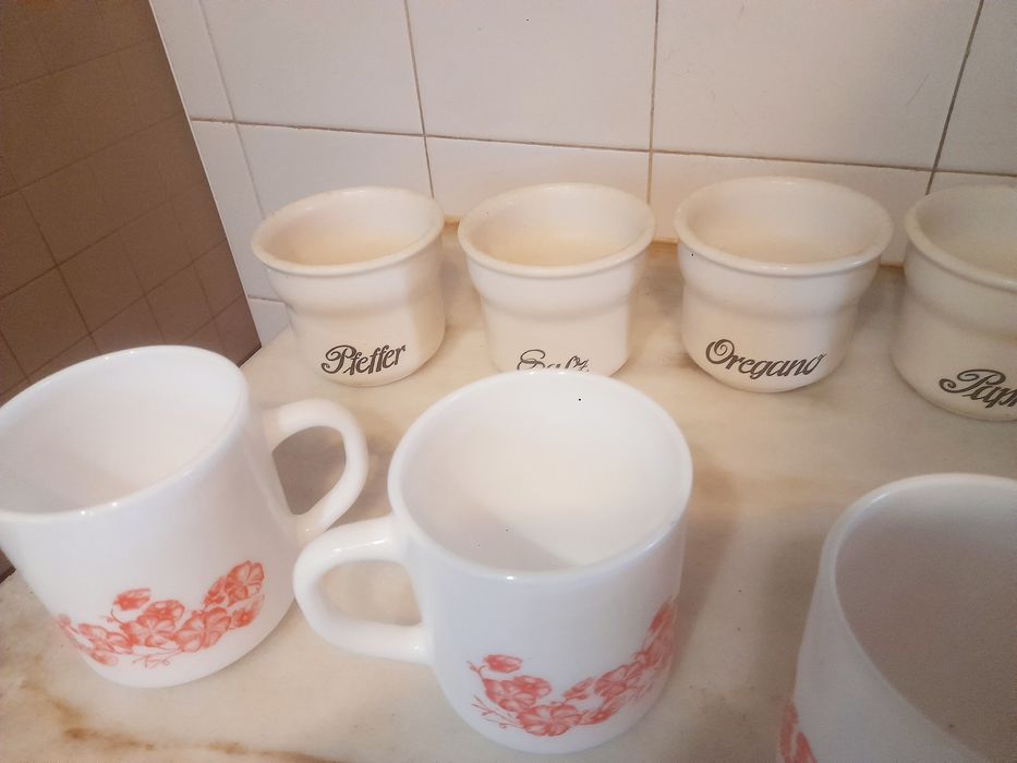 Conjunto de Loiça Utilitária Decorativa