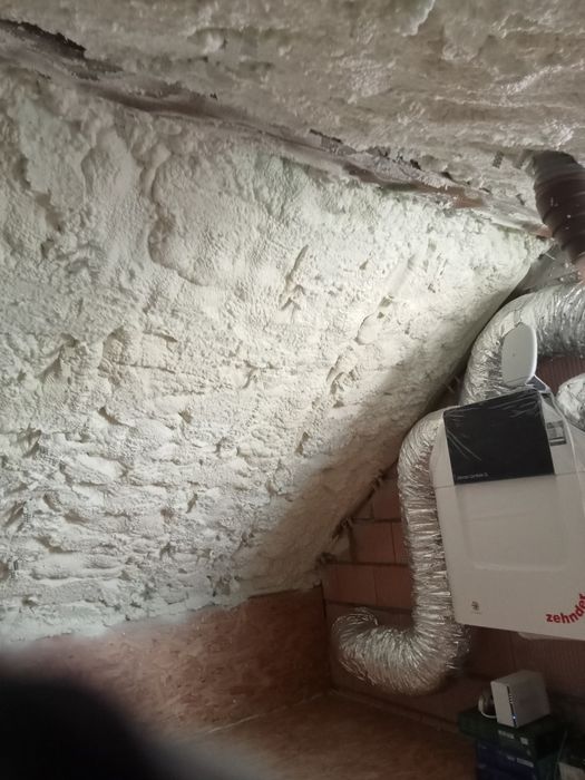 Ocieplenie pianą PUR, izolacje natryskowe