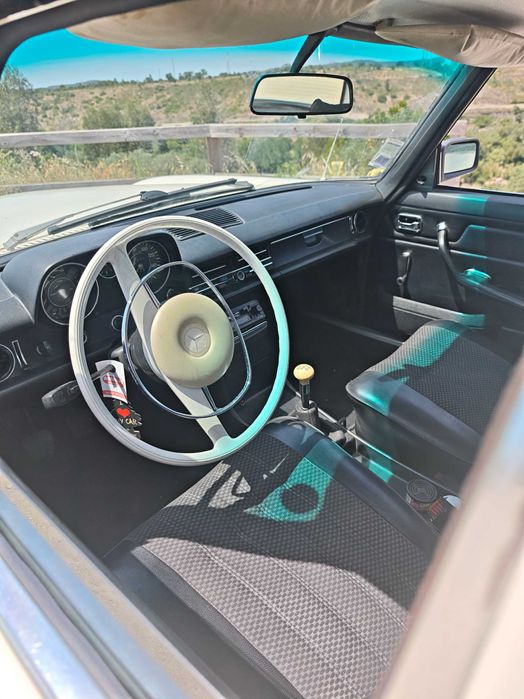 Mercedes W115/8 220D