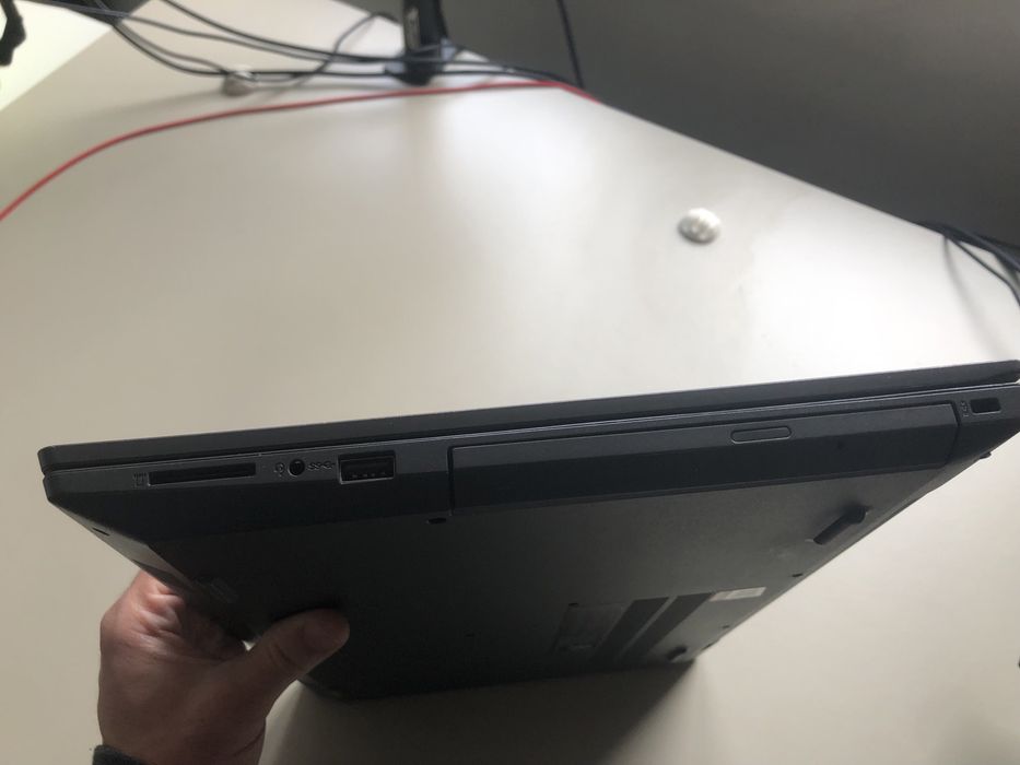 Portátil Lenovo V130 (i7 8GB 256GB SSD 15'')