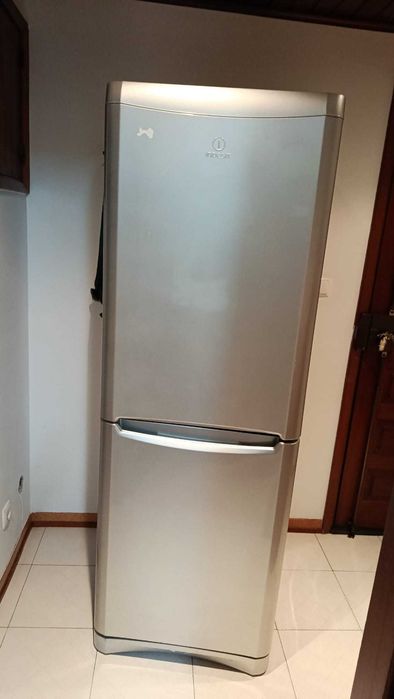 Frigorífico a funcionar