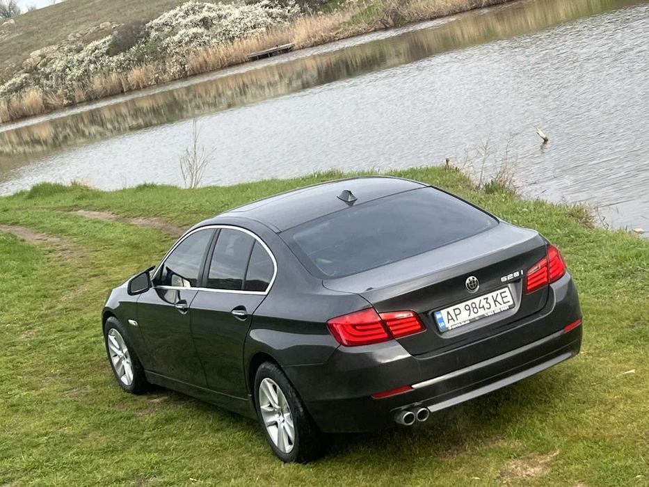 BMW F 10 (528) 2011 Атмосфера