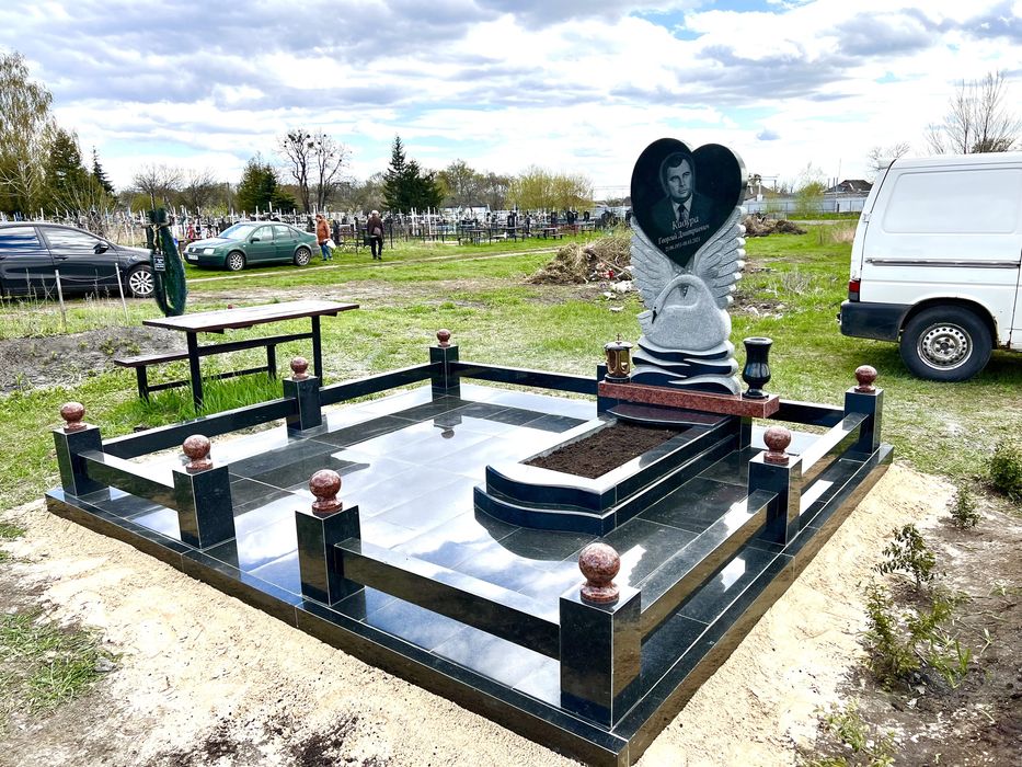 Пам‘ятники, гранітні вироби, бетонна плитка в Яготині