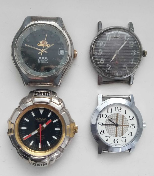 Часы не рабочие .