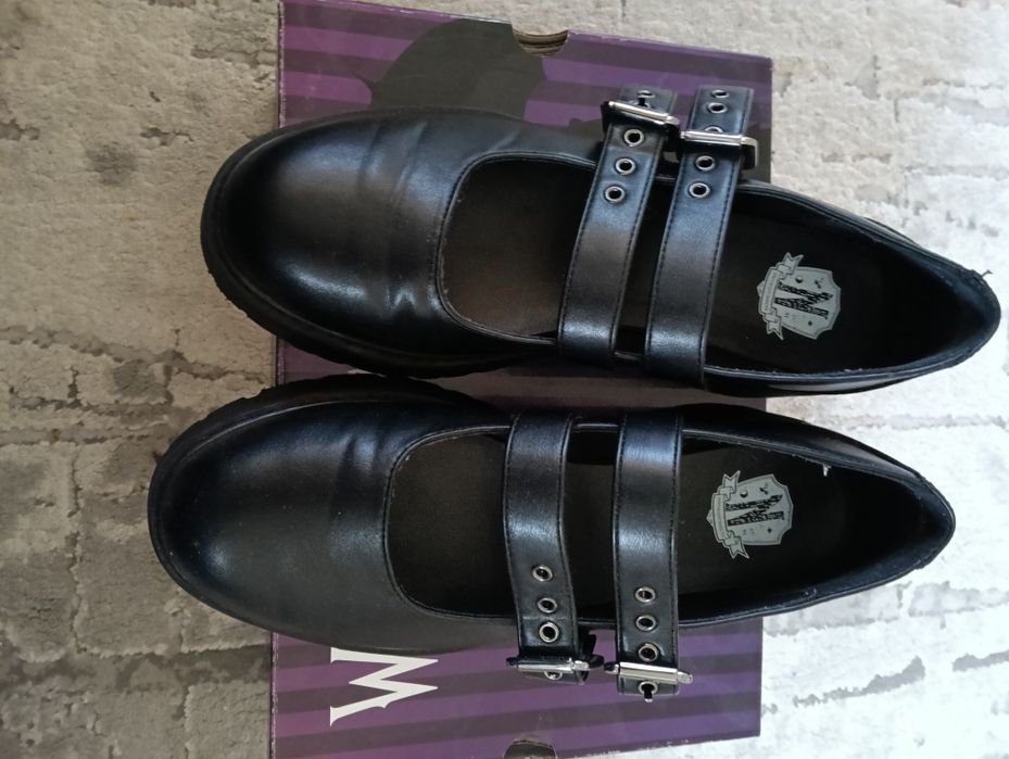 Buty dziewczęce Wednesday rozm.40  eleganckie