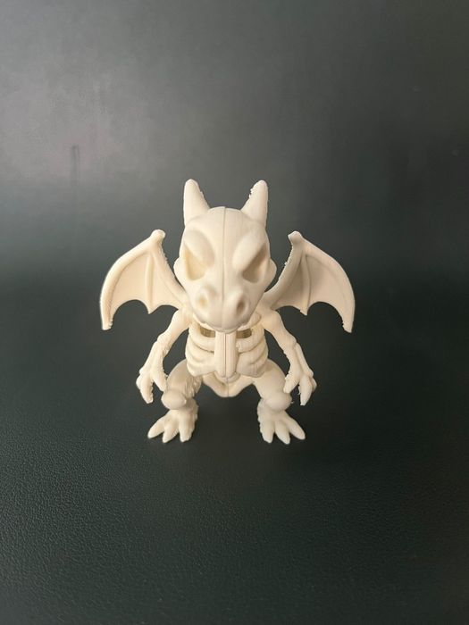 Figura Pokémon Charizard Esqueleto