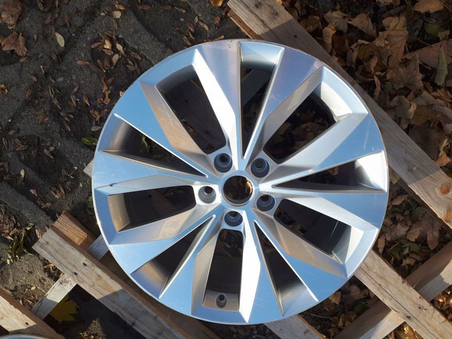 ORYG. SKODA SUPERB 3V0 18 NOWA 8J