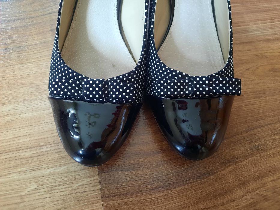 Buty czarne obcas 37