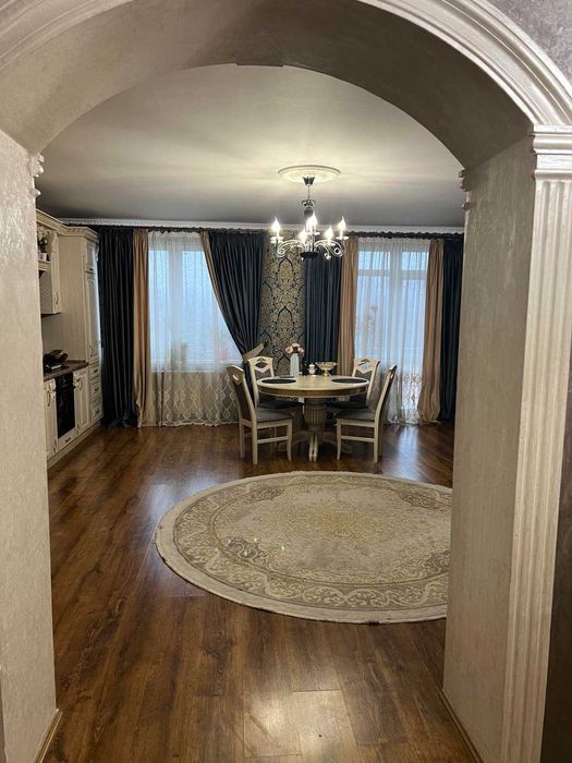 Продається класична 2-кімнатна квартира в м. Ужгород, вул. Вишнева