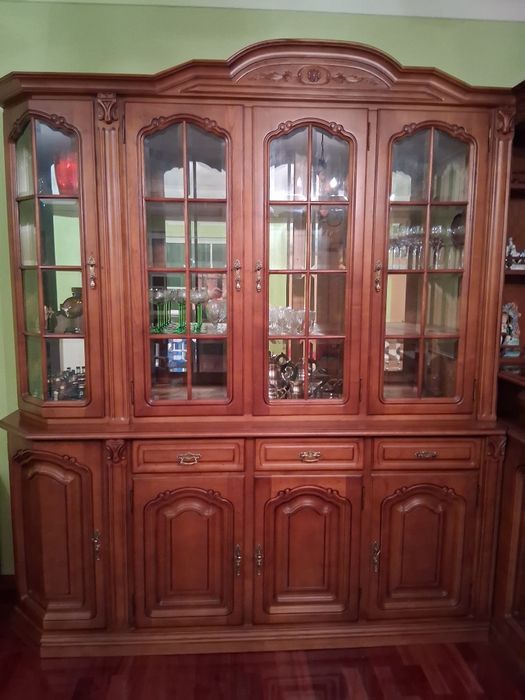 Conjunto de mobiliario de sala classico com bar e cristaleira