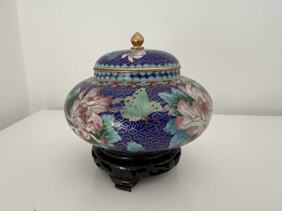 Pote chinês de gengibre com tampa em Cloisonné