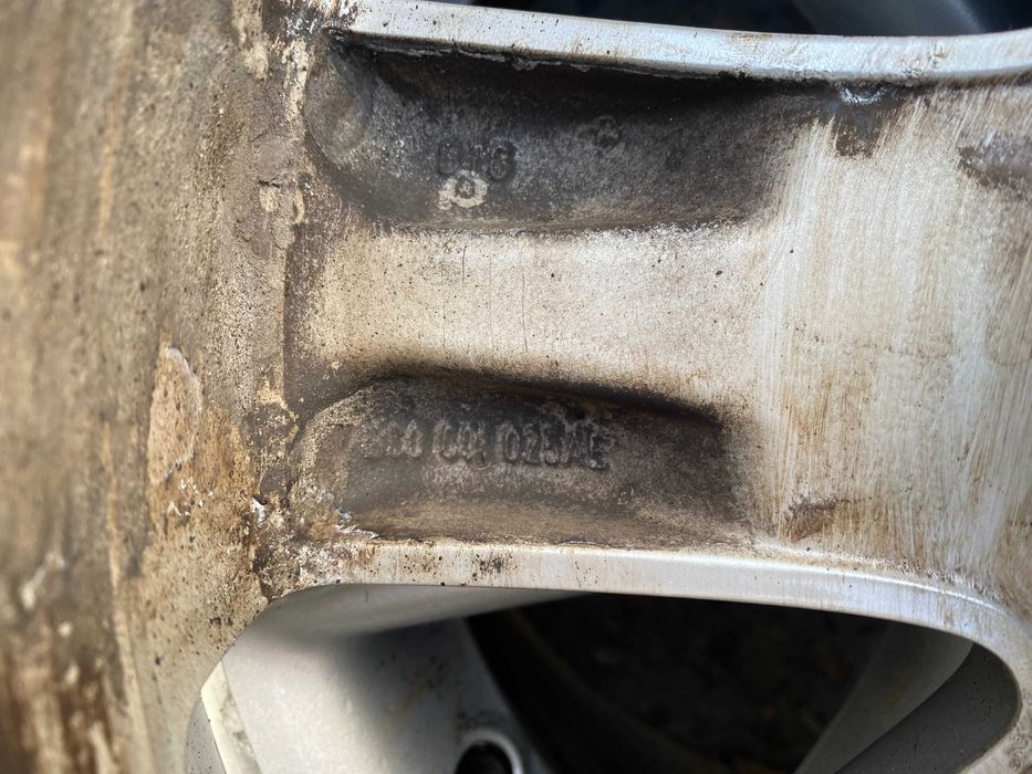 ALUFELGI VW Passat B6 B7 Golf Touran Audi Skoda 7jx16 cali ET45 5x112