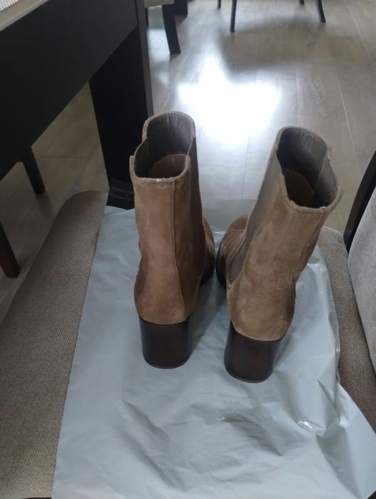 Botki marki Unisa. Rozmiar 35