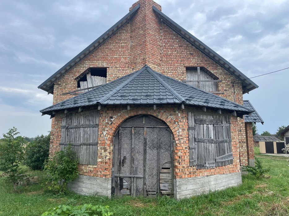 Сучасний високоякісний будинок с. Перерісль