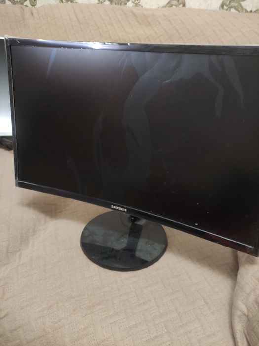 Продам монітор самсунг розбитий