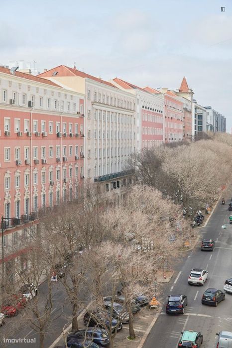 Quarto - localizado em Marquês de Pombal Lisbon