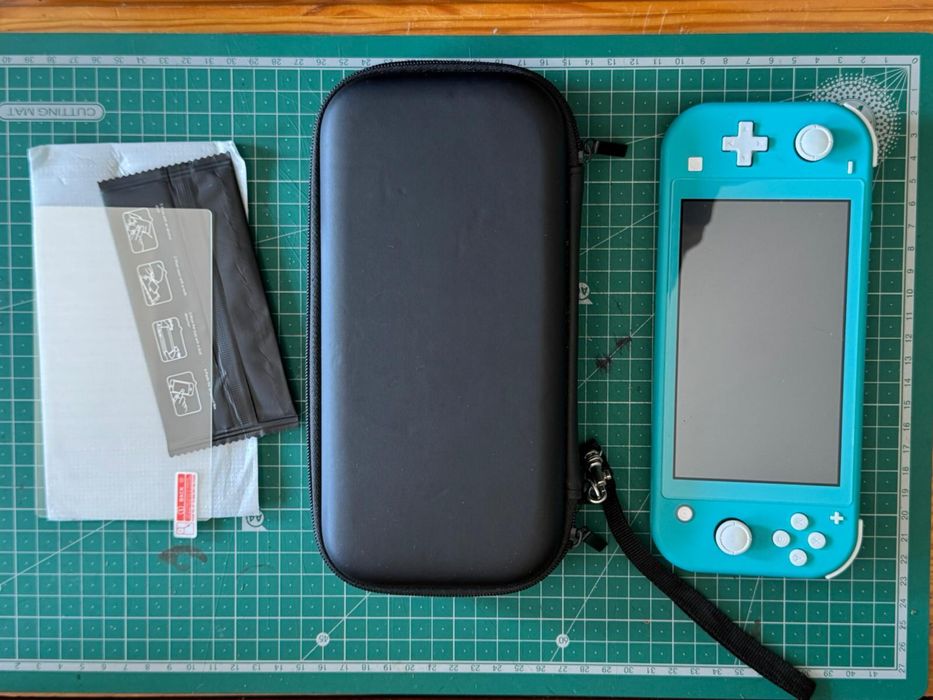 Nintendo Switch Lite com acessorios