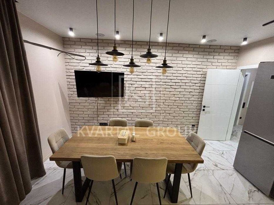 Продаж 2 кімнатної квартири з СУЧАСНИМ ремонтом! Сертифікат, Держпрограми ТАК!!! - Вид 3
