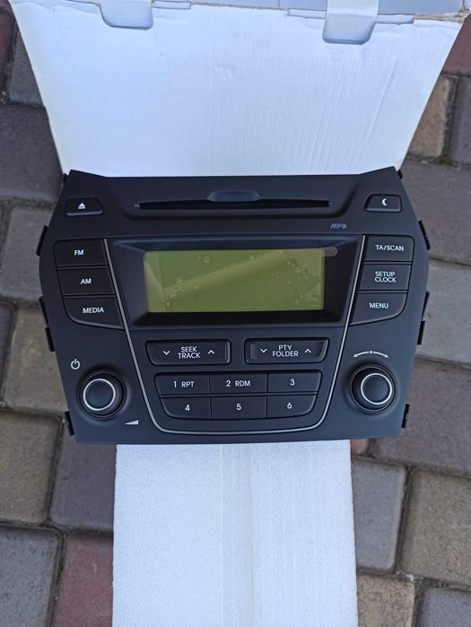 Продам новую,штатную магнитолу Hyundai Santa Fe AM104DMEE.PA30A-2012,,