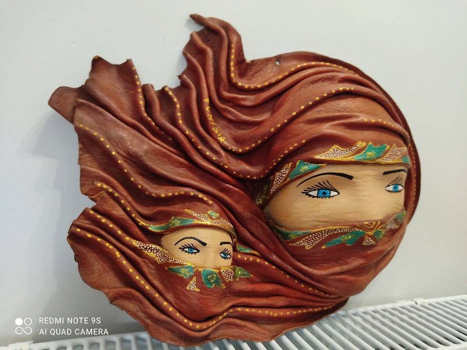 "Pamiątka z Tunezji"-wspaniała dekoracja wykonana ze skóry!